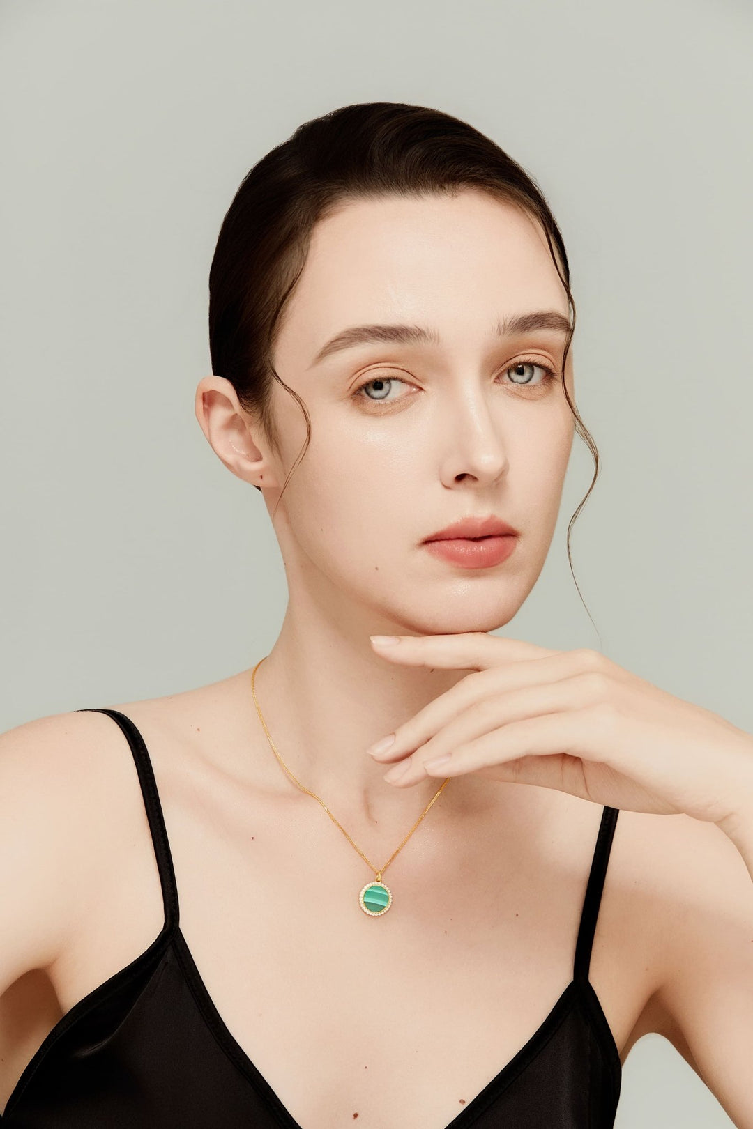 0.35Ct Round Malachite Pendant Paved with Diamonds - MoonClosing