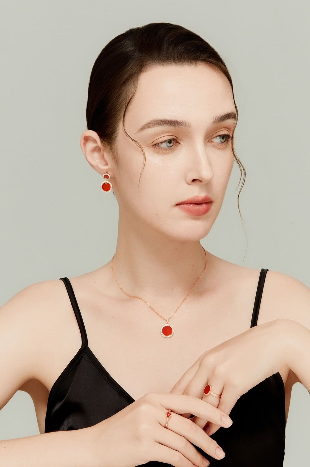 0.35Ct Round Red Agate Pendant Paved with Diamonds - MoonClosing