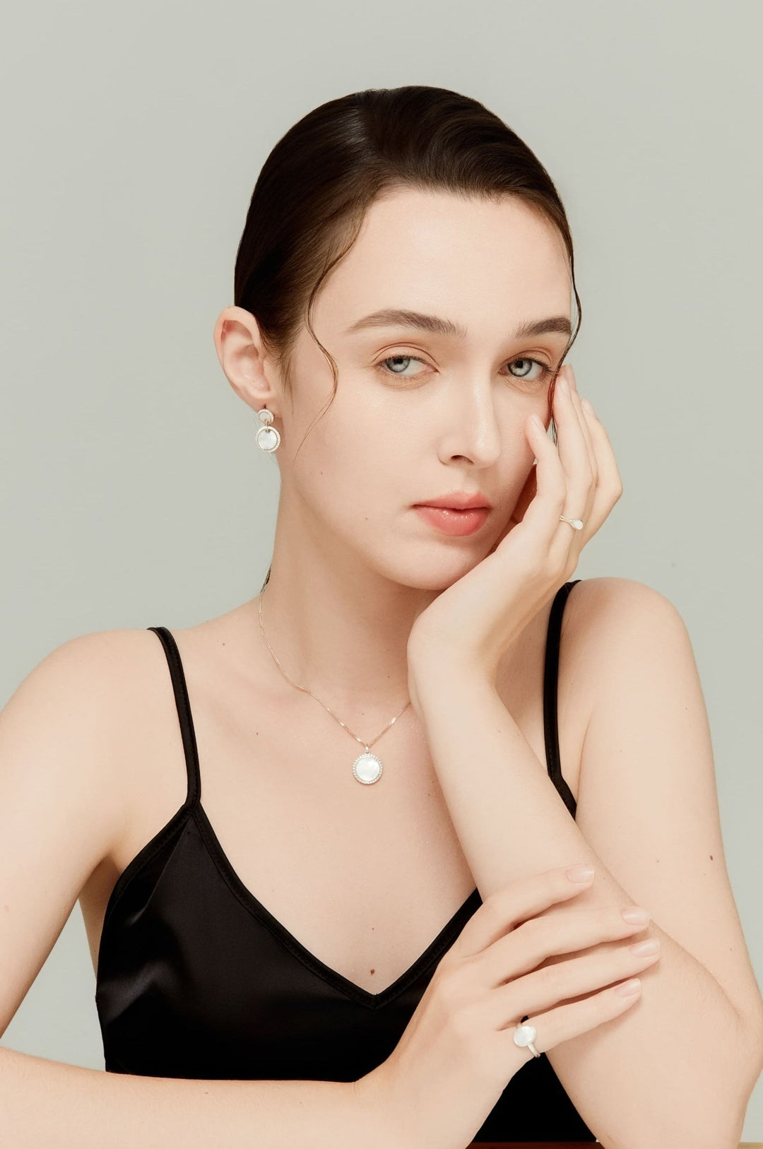 0.6Ct Mother - of - Pearl Drop Earrings with Diamonds - MoonClosing