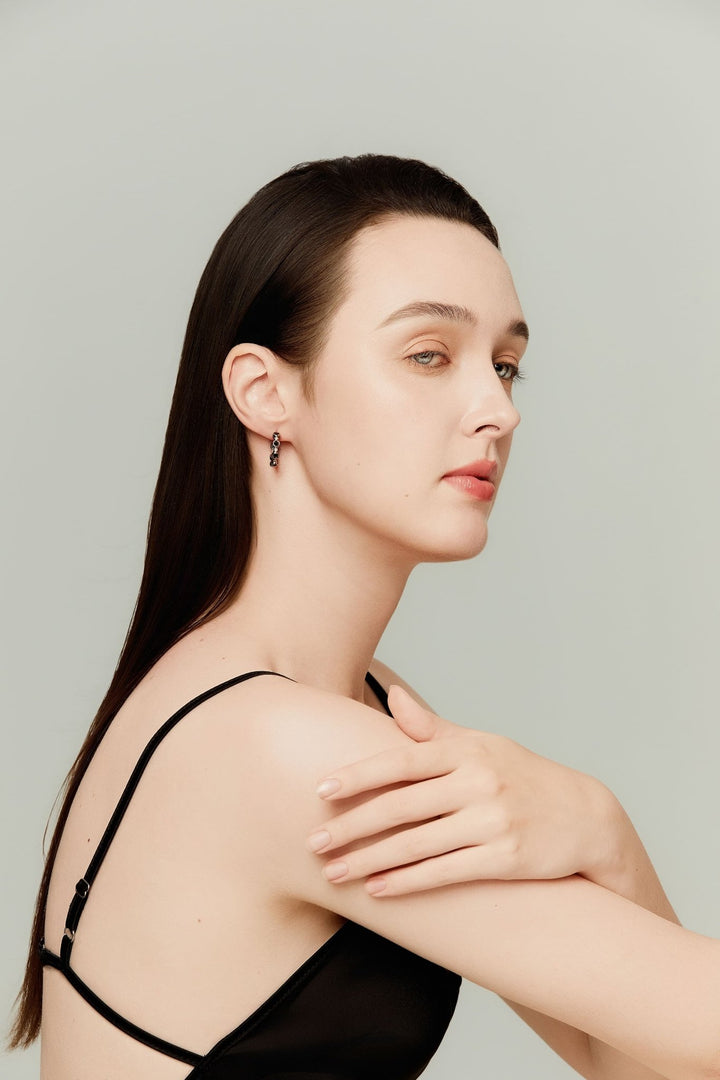 1.6Ct Hoop Earrings Paved with Black and White Diamonds - MoonClosing