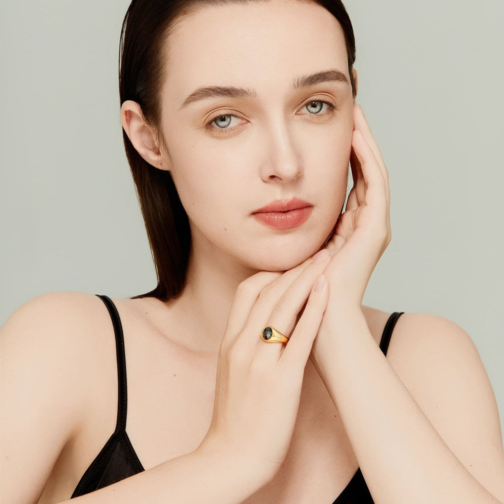 18K Gold Black Diamond Bezel Ring - MoonClosing