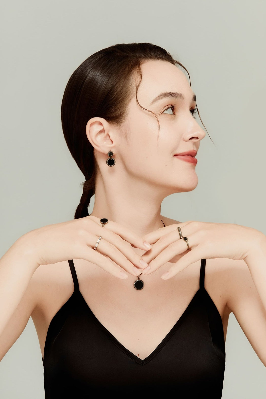 Heart's Orbit | Unique Black Sterling Silver Oval Black Agate Minimalist Ring - MoonClosing