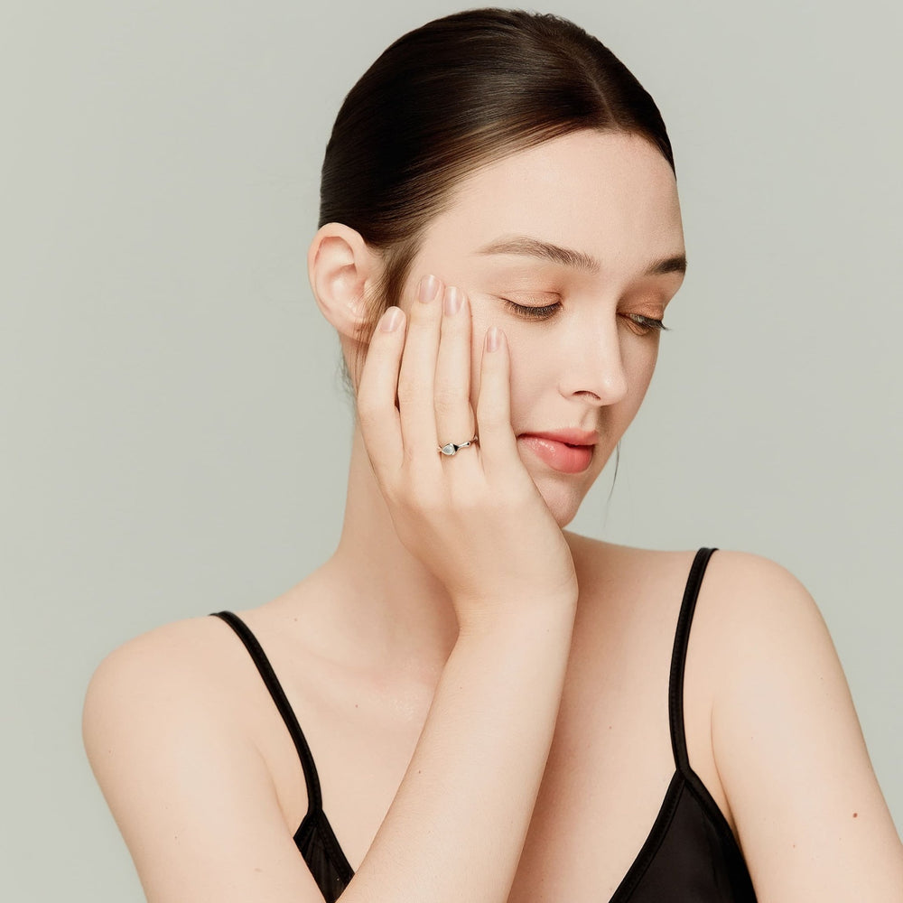 Pear Mother - of - Pearl Silver Ring - MoonClosing